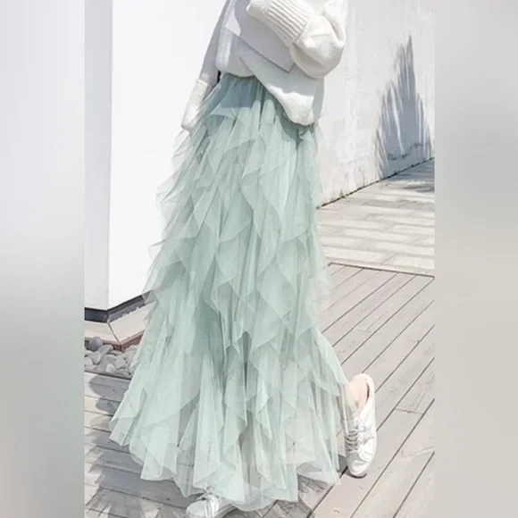 Soho Apparel Women’s Green Layered Flowy Flared Ruffle Boho Long Skirt Medium - Picture 4 of 9